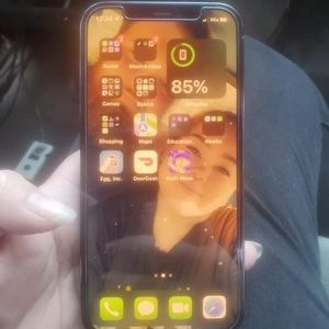 iPhone 12 Pro. Great condition. Only had 3 months. It’s a 256 GB.